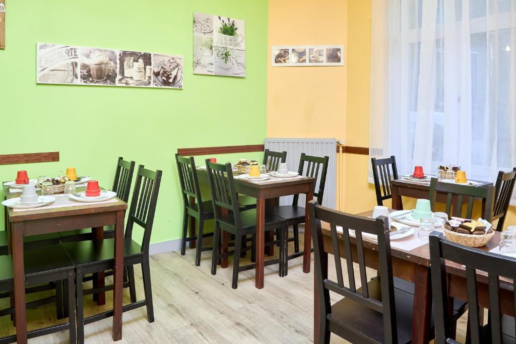 Restaurace v ubytování Hotel Derby MERODE