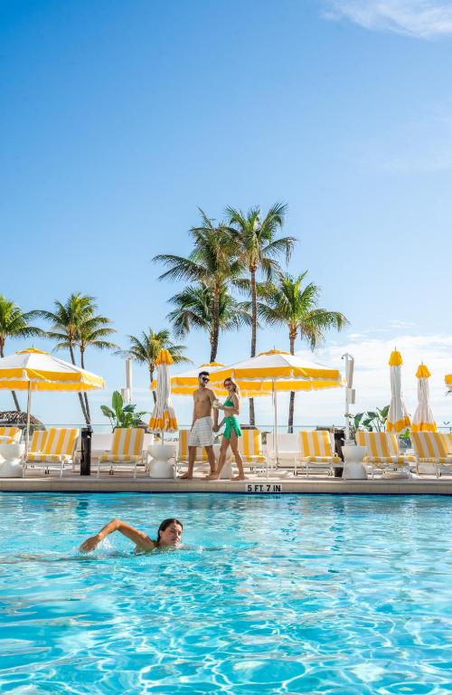 Bazén v ubytování Newport Beachside Hotel & Resort nebo v jeho okolí