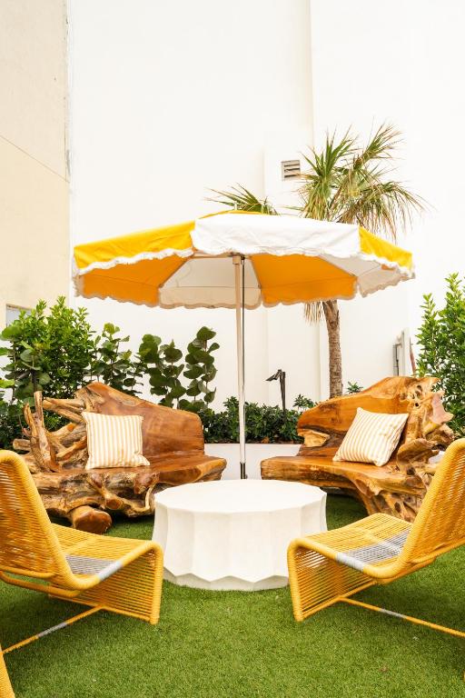 Posezení v ubytování Newport Beachside Hotel & Resort
