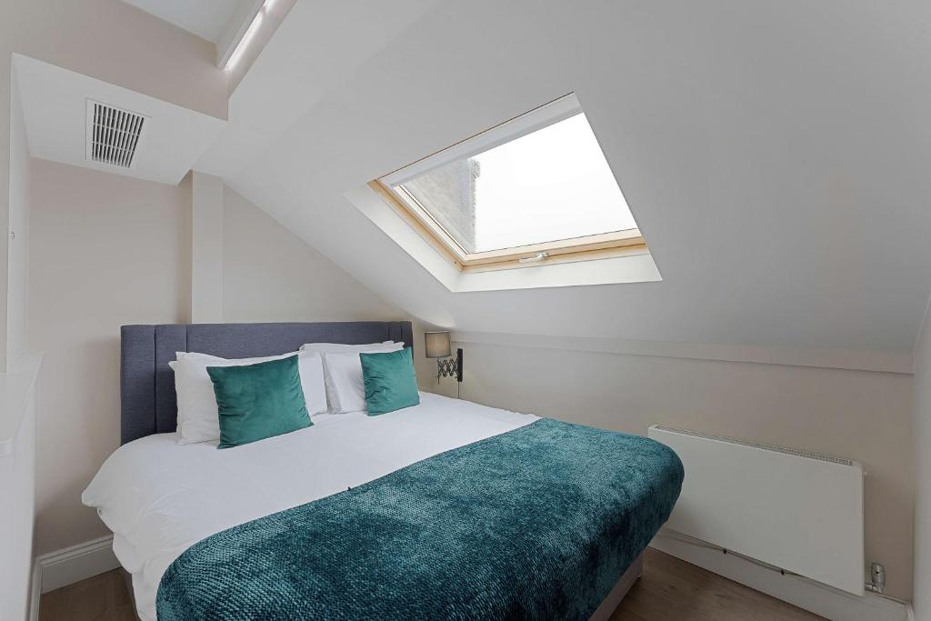 رزرو هتل، کلیولند رزیدنس میدان راسل | 09197245266