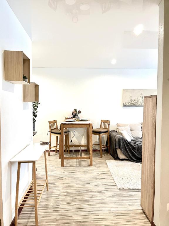 Posezení v ubytování Studio with Balcony First floor in the Heart of Narva