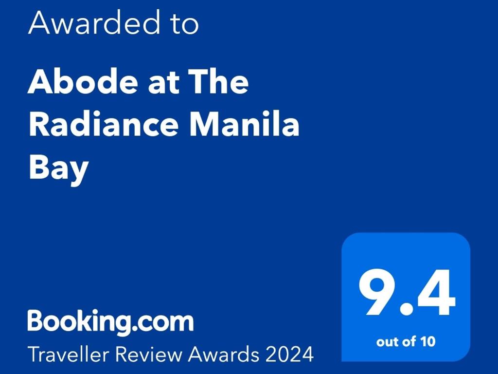 Palkinto, sertifikaatti, kyltti tai muu asiakirja, joka on esillä majoituspaikassa Abode at The Radiance Manila Bay