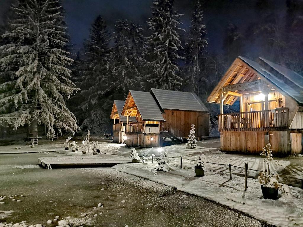 Ribno Luxury Glamping v zimě