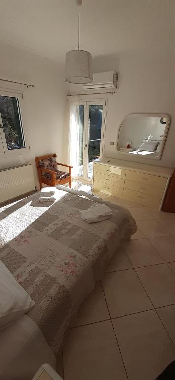 Łóżko lub łóżka w pokoju w obiekcie Mimi's sunnyview house