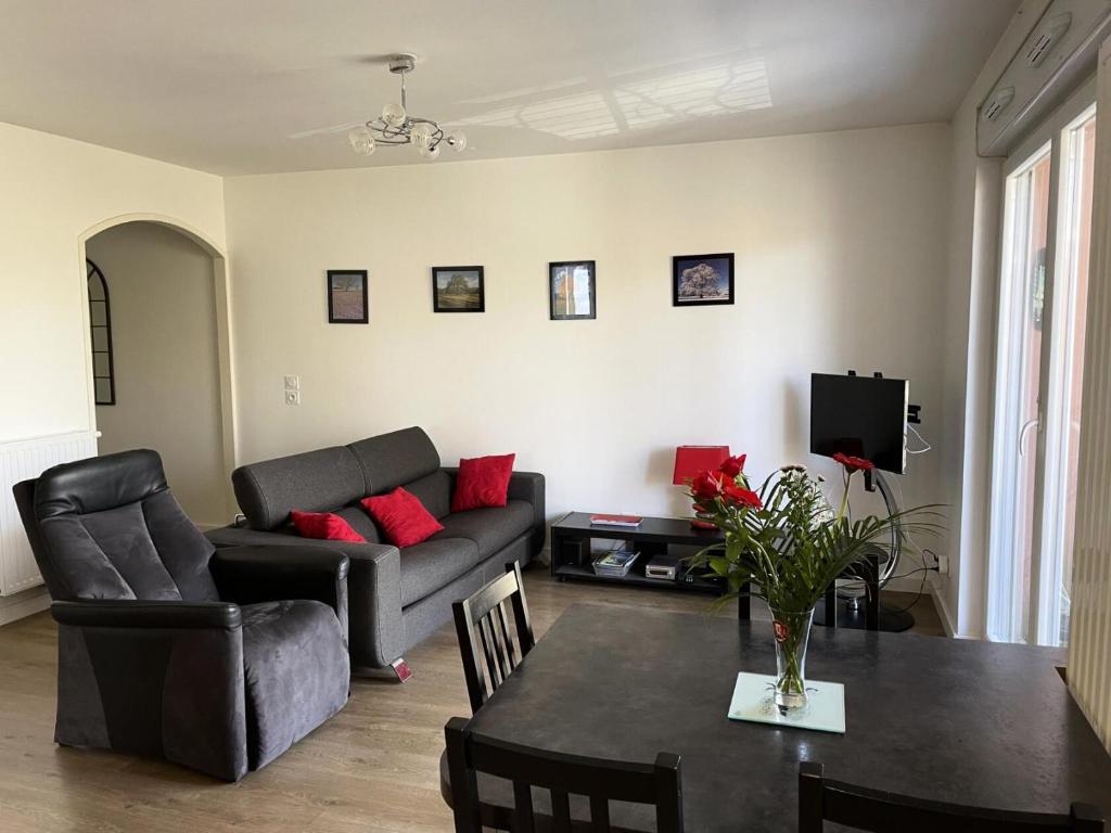 Photo de la galerie de l'établissement Residence Boviva - Très belles prestations pour cette résidence de standing ! Piscine, Jacuzzi, Espace Fitness ! MAE-5684, à Aix-les-Bains