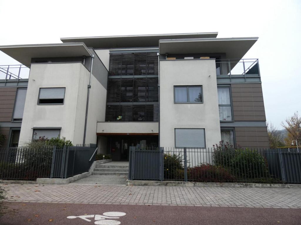 Budova, v ktorej sa apartmán nachádza
