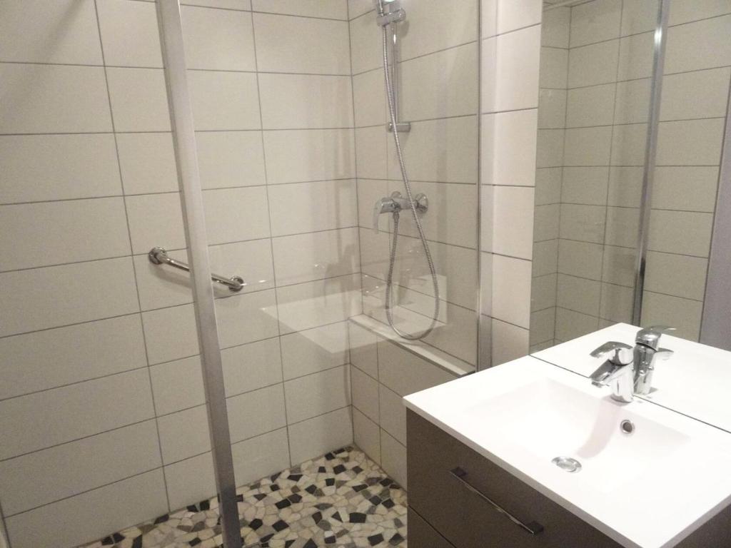 Kúpeľňa v ubytovaní Residence Aixilia - Au coeur de la ville, studio pour 2 personnes ! MAE-7494
