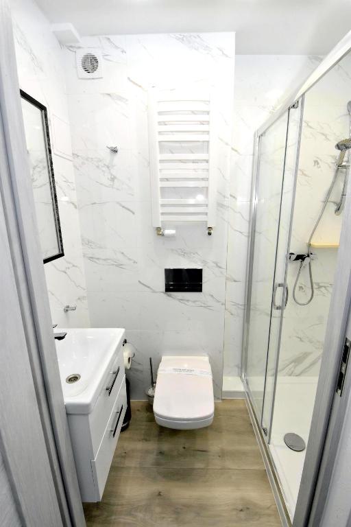 Bilik mandi di Villa Sovita