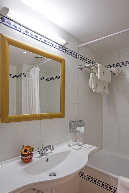 Koupelna v ubytování Hotel Mediterran