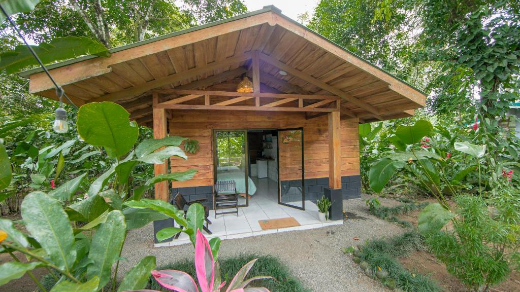 Eden Organic Farm & Bungalows - 阳台的双人间