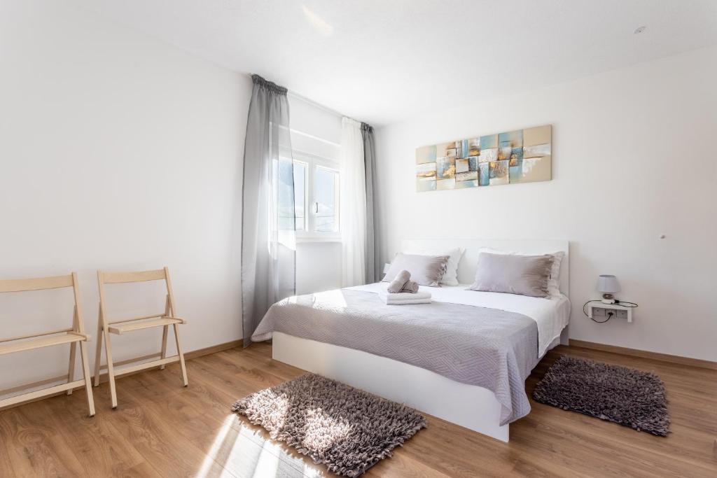 Posteľ alebo postele v izbe v ubytovaní Villa Ana perfect for families with kids and groups,House with heated Pool