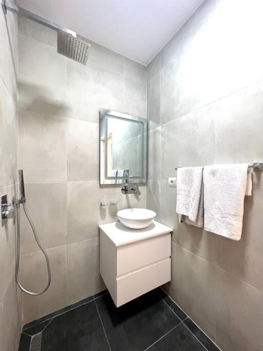 White Melody Apartment - Image 3