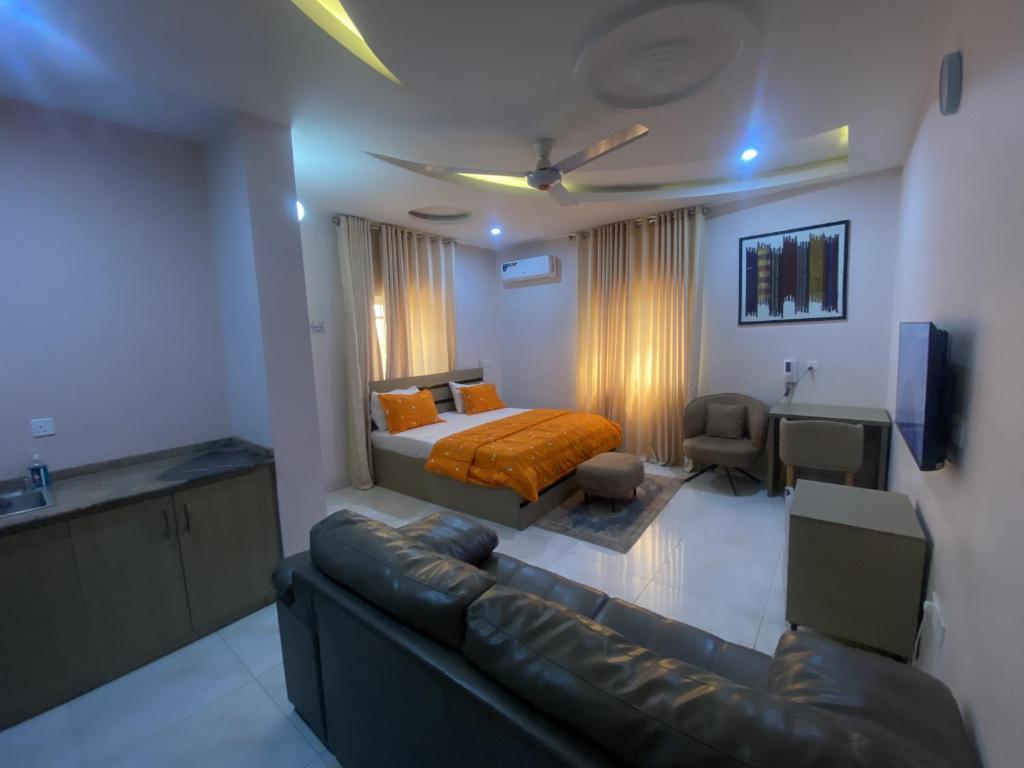 TV a/nebo společenská místnost v ubytování C7 Hazelwood Residence & Suites