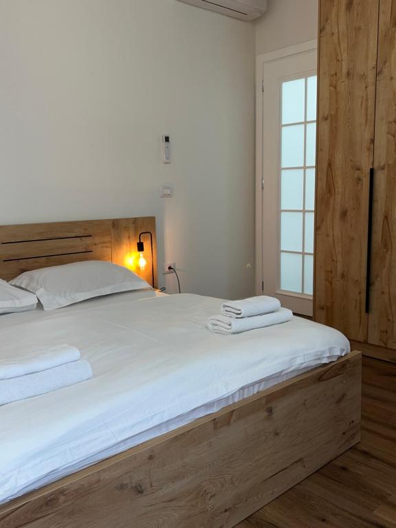 Cane Apartment Emerald - Image 7