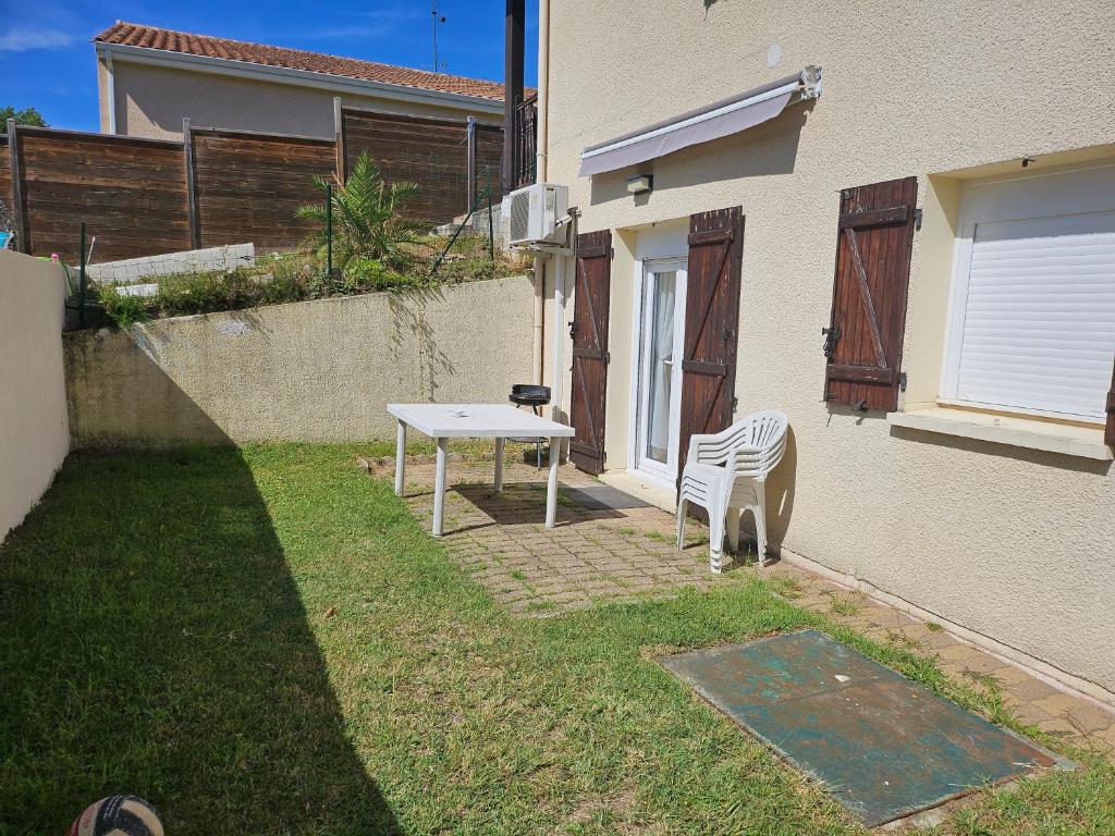 Photo de la galerie de l'établissement Dépendance 4 personnes, à Saint-Loubès