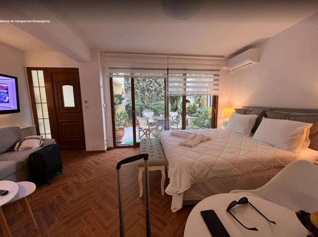 Studio Apollonia - 6