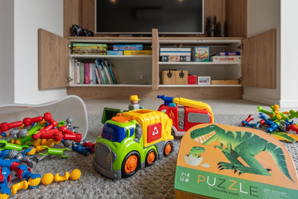 Urban Nest - Entire Townhouse and Free Parking - Resim 18