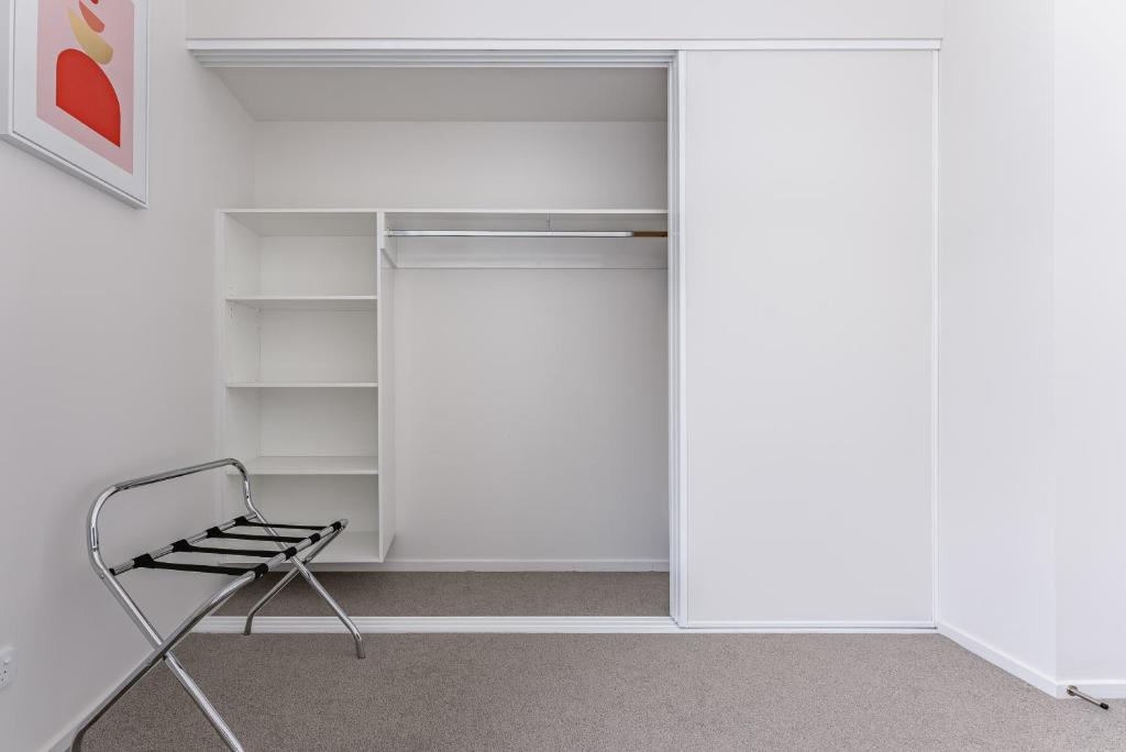 Urban Nest - Entire Townhouse and Free Parking - Resim 23