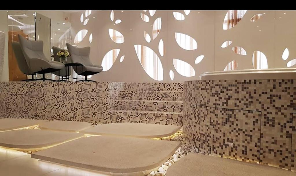 Luxurious Escape meets Fendi Design in Iconic Building on Top Location in  Dubai Marina, Dubai – Prețuri actualizate 2024