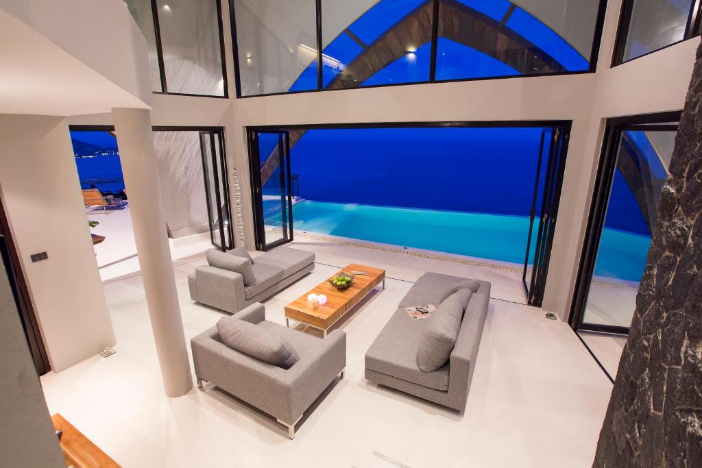 Posezení v ubytování Moonshadow - Multiple Award Winning Villa in Chaweng Noi