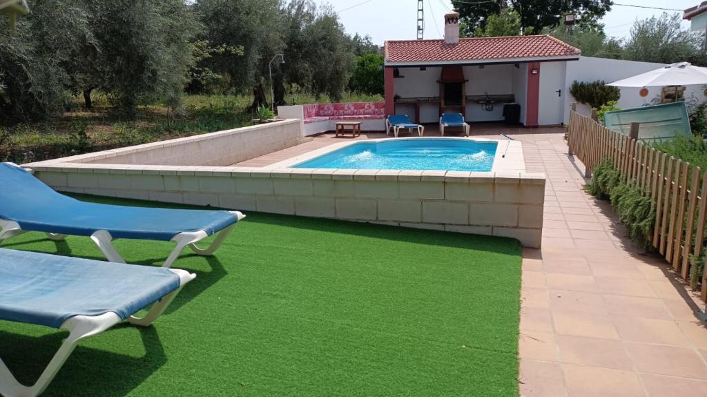Bazén v ubytovaní CASA RURAL ALEJO alebo v jeho blízkosti