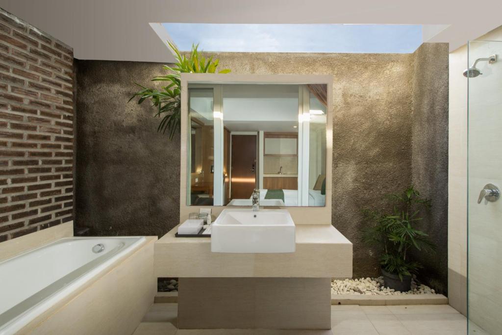 Ванная комната в Paragon Hotel Seminyak