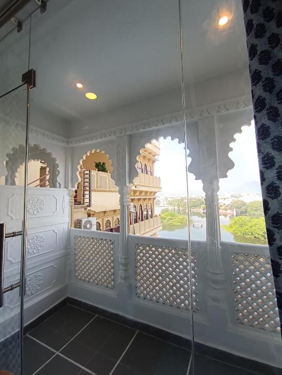 Un balcón o terraza de Hotel Mewari Villa