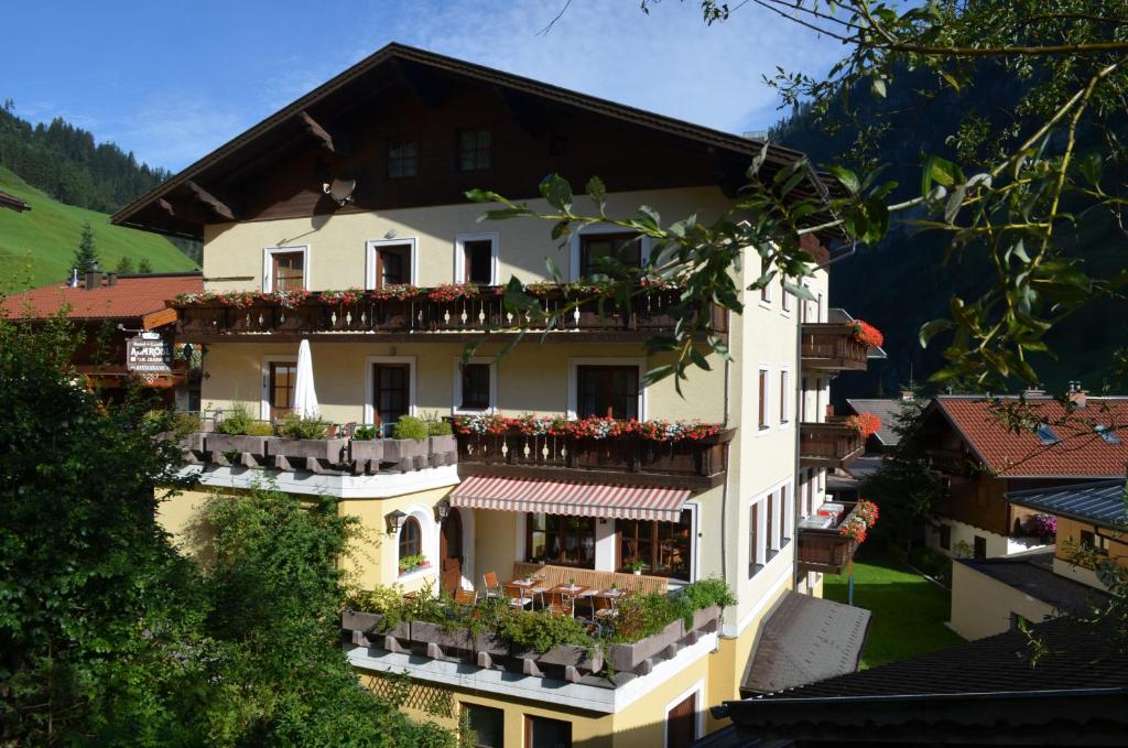Budova, kde se hotel nachází