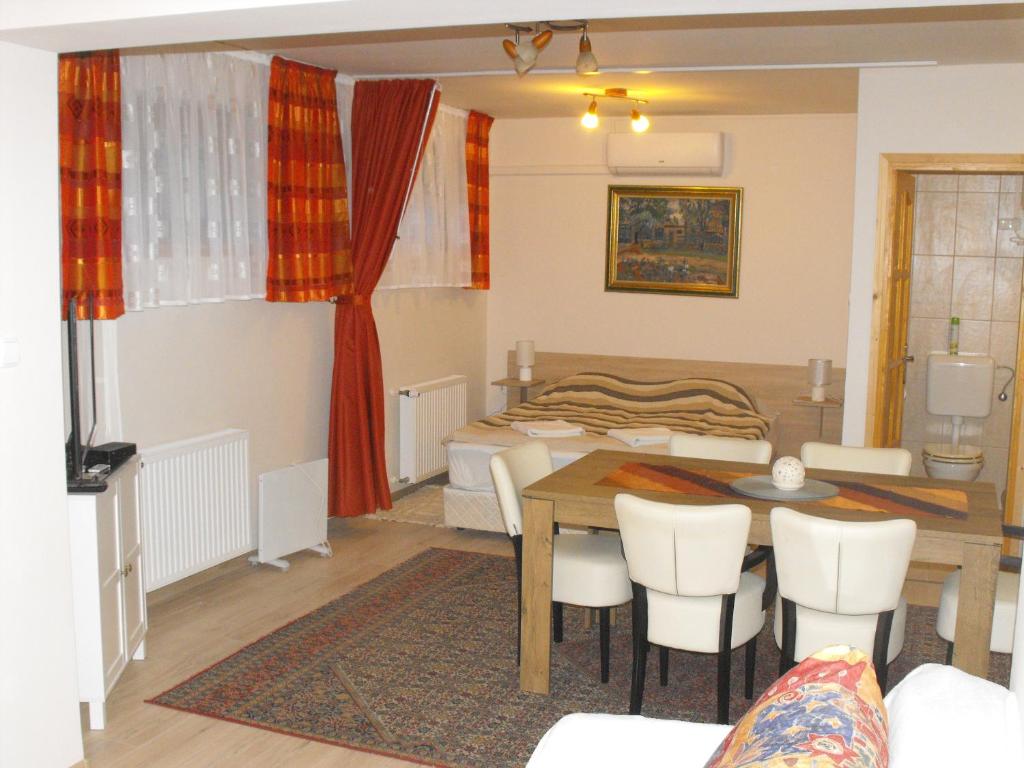 Istumisnurk majutusasutuses Ezüsthíd Apartman