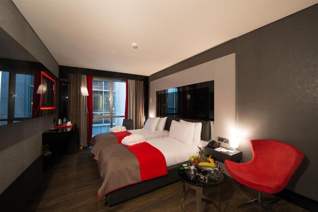 Hotel Favori Nisantasi - Standard Double Room With Free Airport Transfer