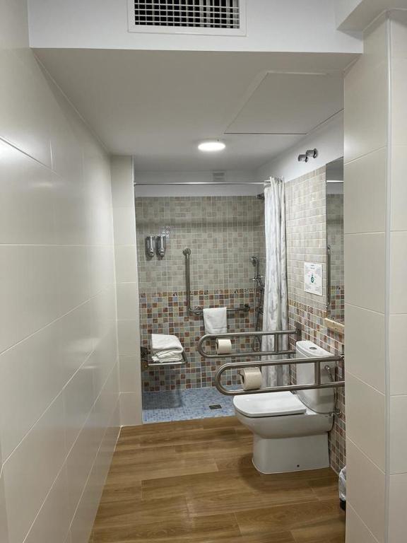 Hostal EL GRIEL NO DISPONEMOS DE RECEPCIÓN FÍSICA - Salle Jumelle - Accès Au Handicap