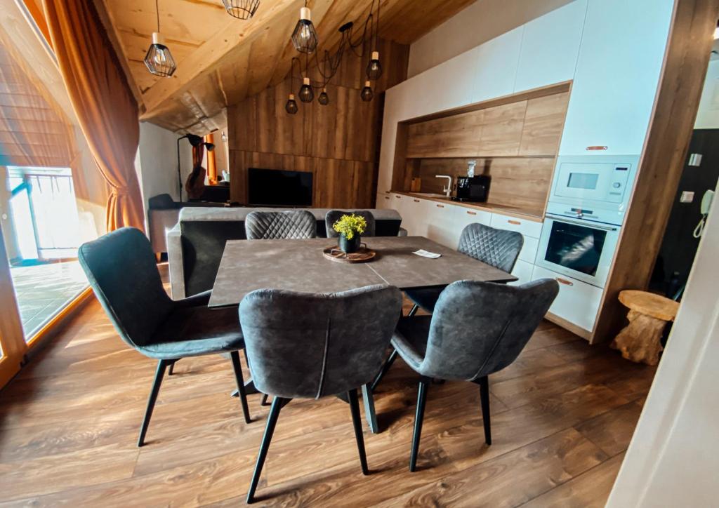 Kuchyň nebo kuchyňský kout v ubytování Villa Erdődy Resort