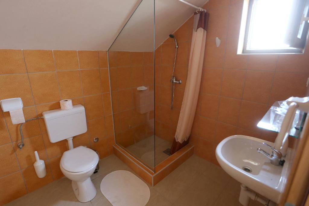 Bed & Breakfast Ana - Triple Room With Private Bathroom
