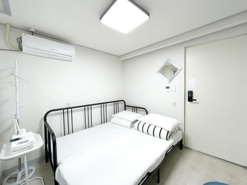 W Premium Guesthouse Incheon airport photo