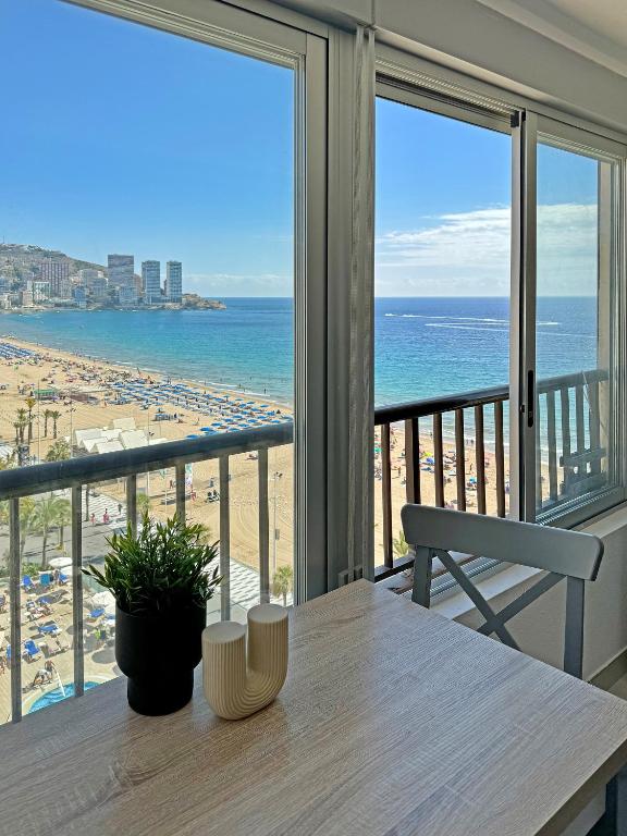 Estudio con sofá cama directamente en la playa - sin dormitorio