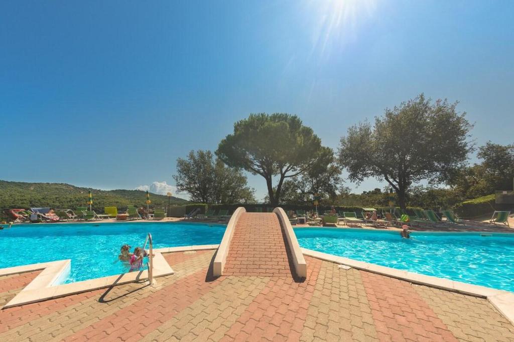 Bazén v ubytování Villino Garden & Pool nebo v jeho okolí