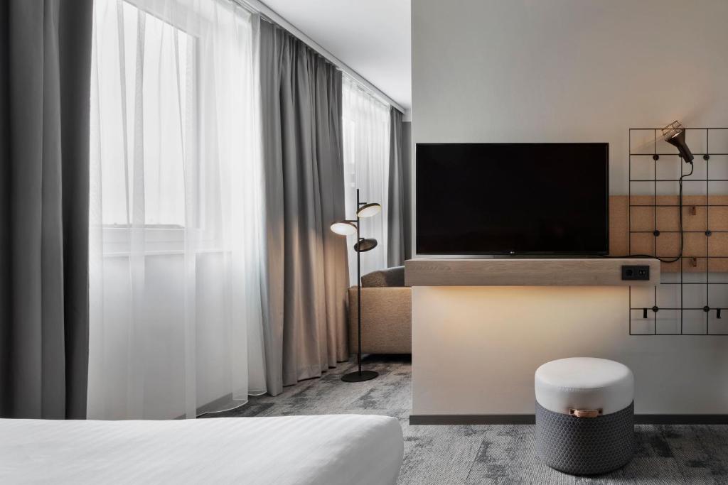 Moxy Duesseldorf City - Resim 31