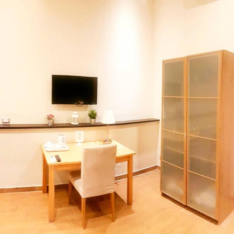 XX Miglia rooms Catania city center - Camera Familiare Con Balcone