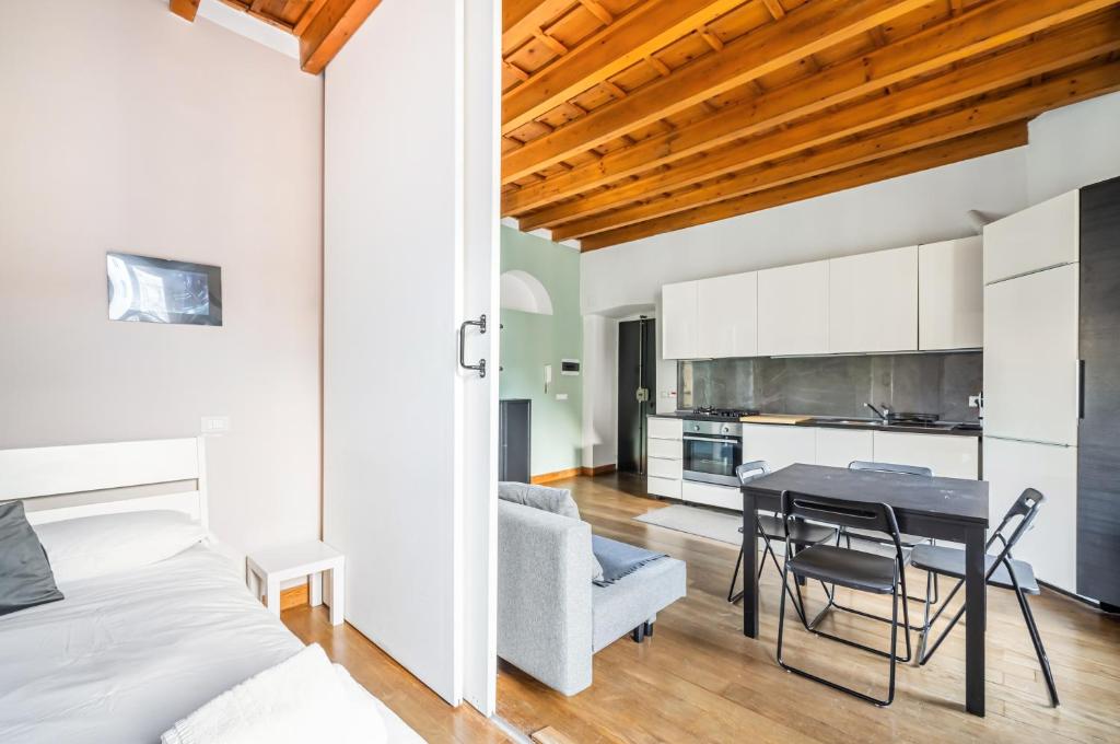 Kuchyňa alebo kuchynka v ubytovaní Milano Porta Venezia & Città Studi Apartment