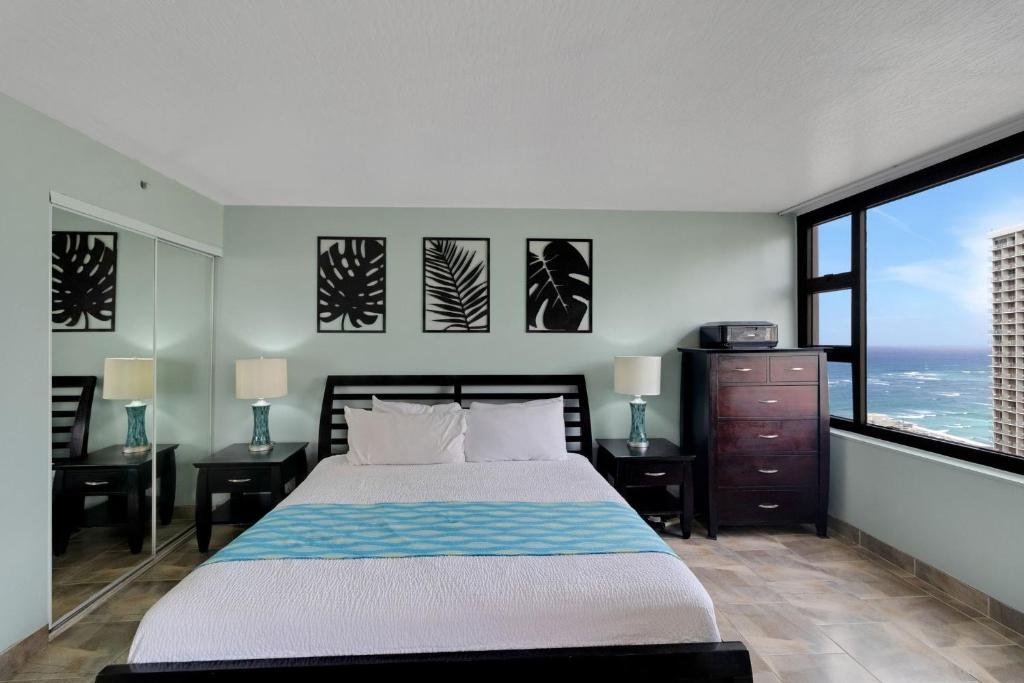 Deluxe Ocean View Condo on 31st Floor - Free Parking & Wifi! condo_1