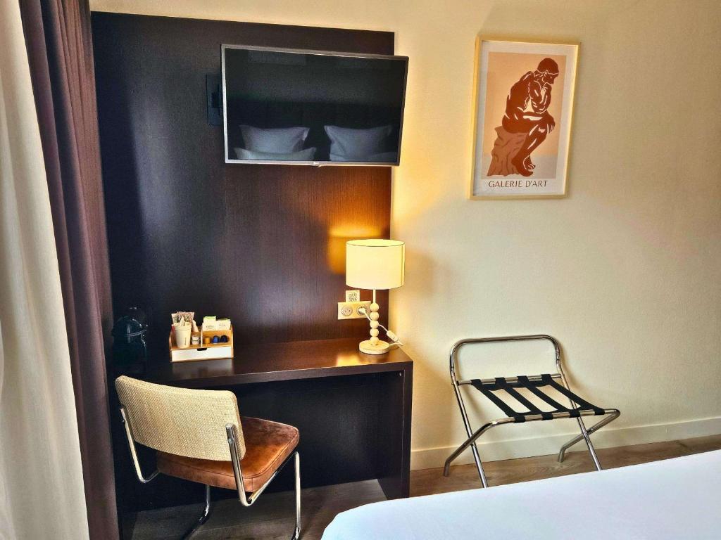 Postel nebo postele na pokoji v ubytování Best Western Terre de Provence
