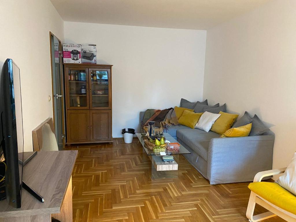 TV a/nebo společenská místnost v ubytování Rockville House Nomad Apartment