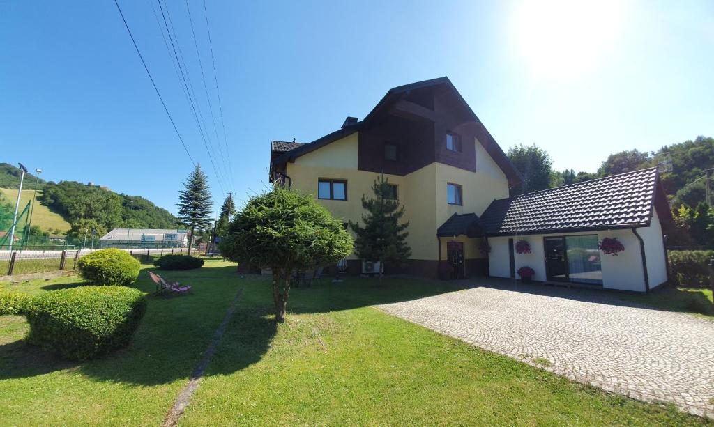 Budova, v ktorej sa apartmán nachádza