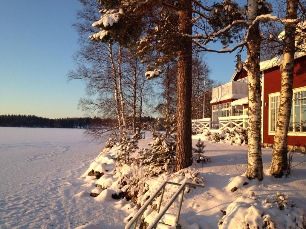 Chalet Villa Lundsfjärden - VML120 by Interhome under vintern