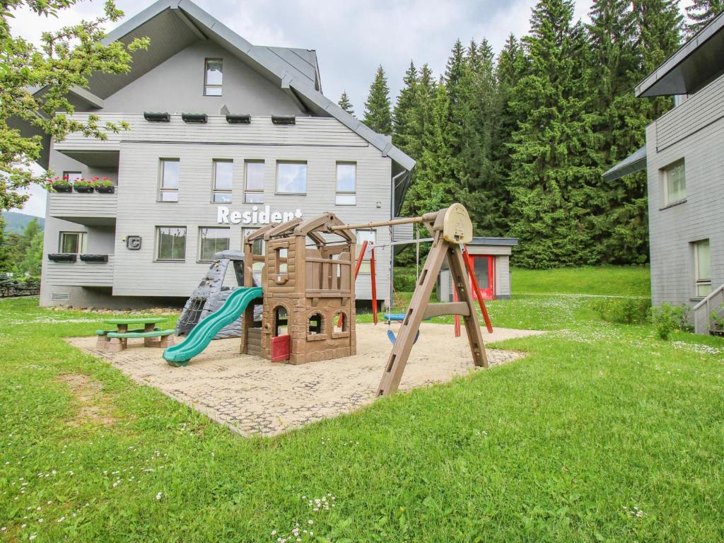 Plac zabaw dla dzieci w obiekcie Apartment Resident Harrachov B-1 by Interhome