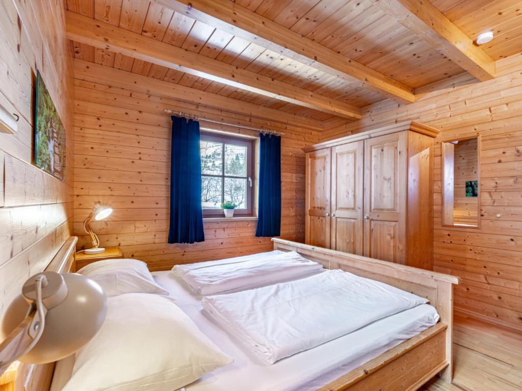 Posteľ alebo postele v izbe v ubytovaní Chalet Chalet Venus by Interhome