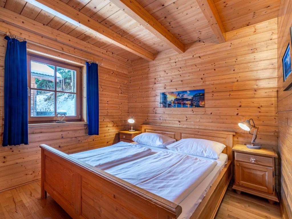 Posteľ alebo postele v izbe v ubytovaní Chalet Chalet Venus by Interhome