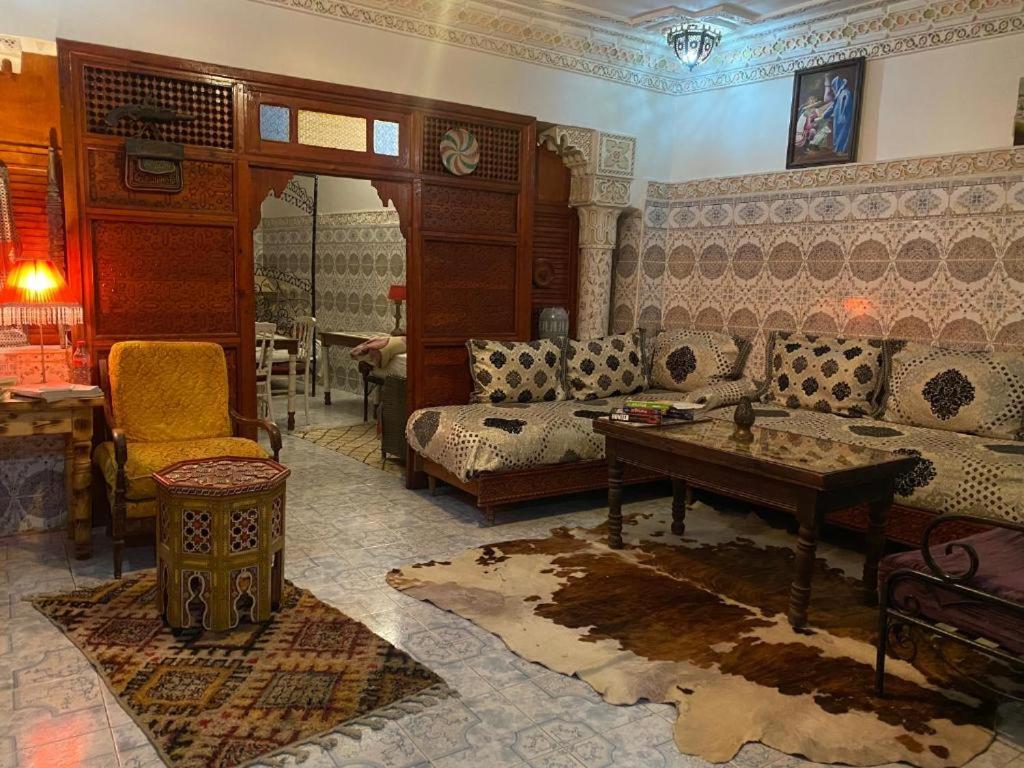 Posezení v ubytování Riad Fez Hostel