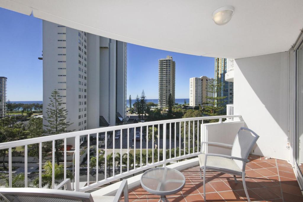 Sovereign on the Gold Coast - Resim 42