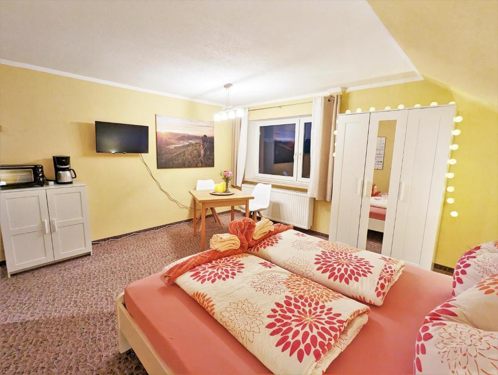 Postel nebo postele na pokoji v ubytování L5 - Urlaubsmagie - Mit Küche direkt am Wanderweg
